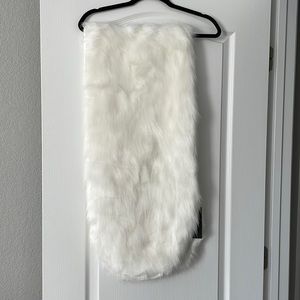 Lulus ivory faux fur wrap